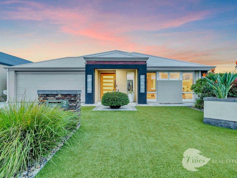 23 Harbour St